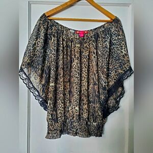 Leopard Print Women's Top NWOT 🐆💕